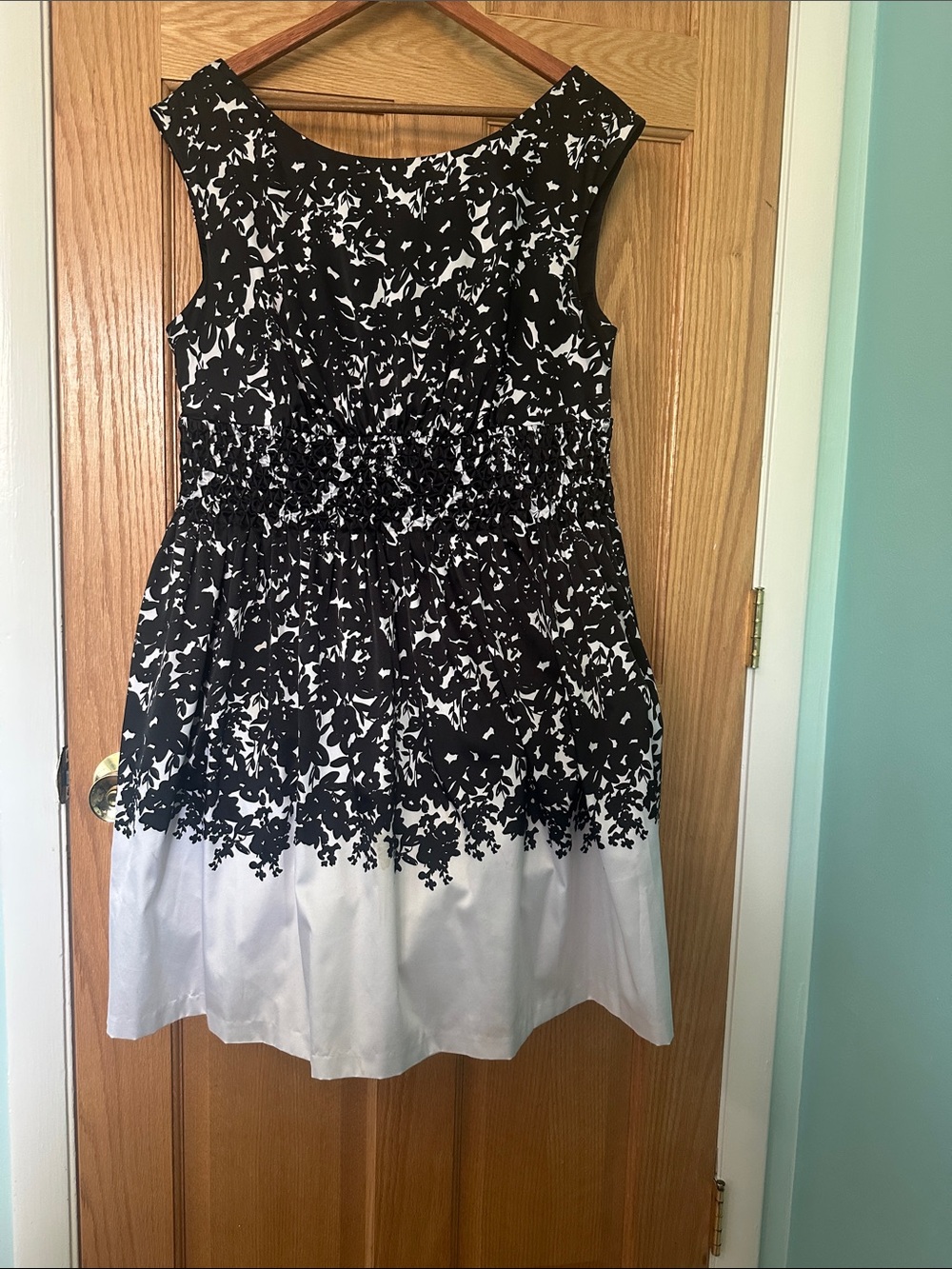 Jessica Simpson Black and White Floral Midi Dress